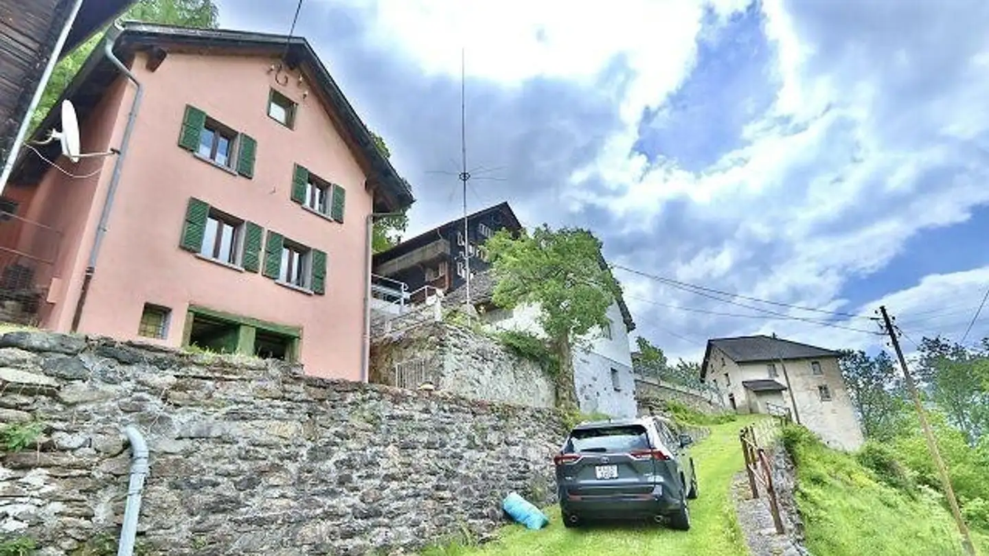 Maison individuelle à vendre - 6777 Quinto