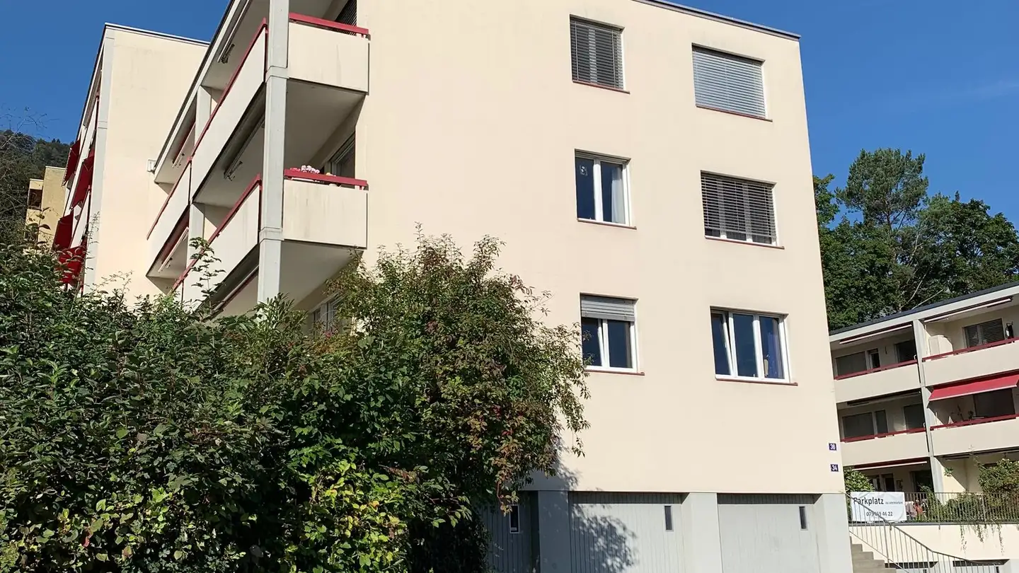 Place de parking extérieure à louer - Sonnenbergstrasse 32, 8134 Adliswil