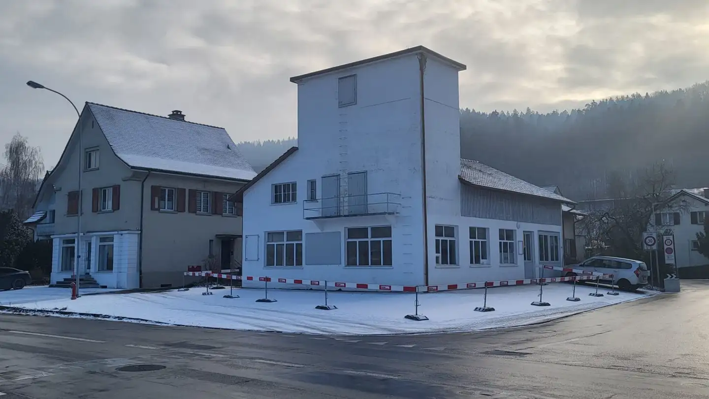 Covered parking space for rent - Landstrasse 5300, 5412 Gebenstorf