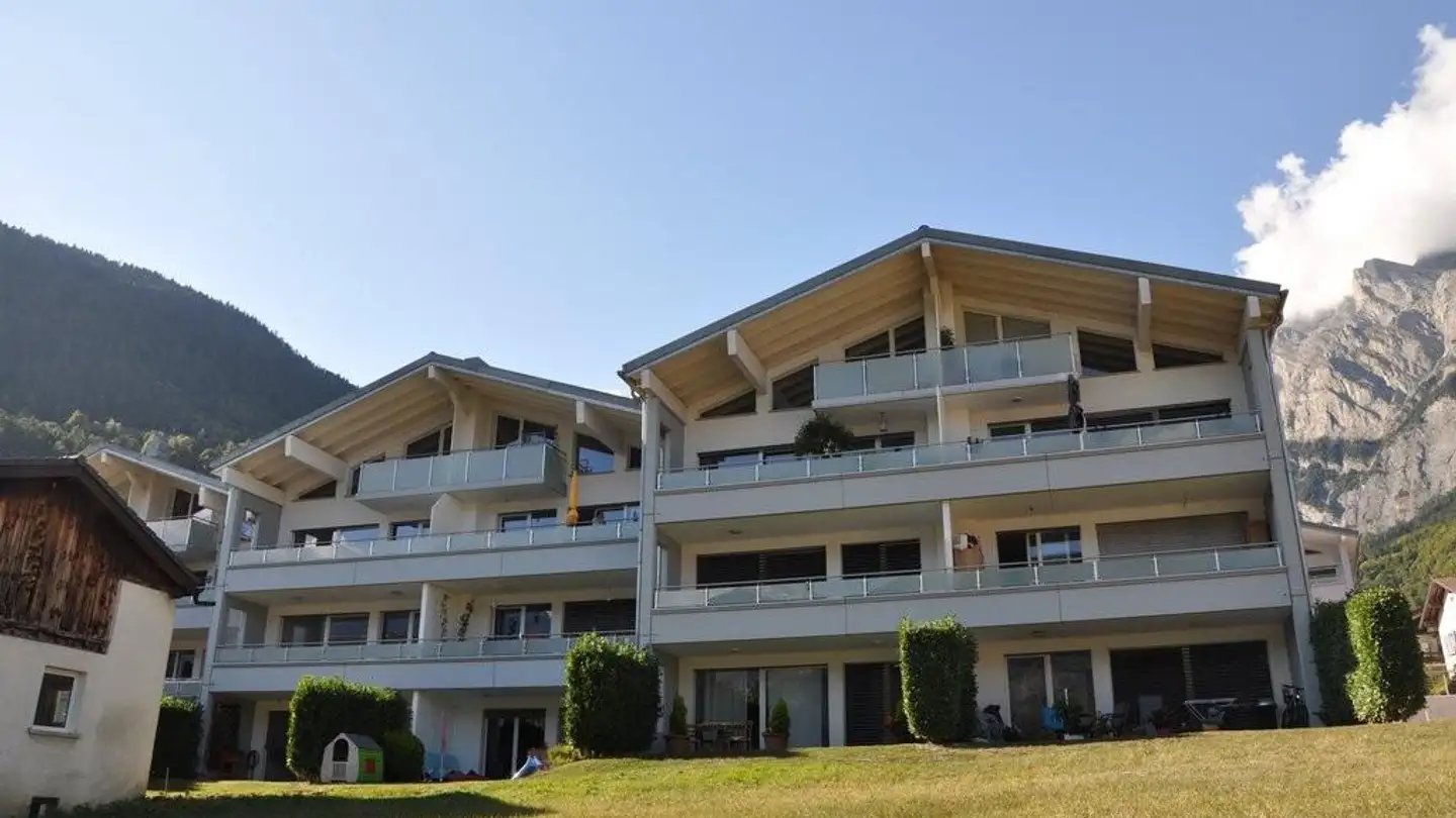 Double garage for rent - Rue De La Place 30b, 1955 Chamoson