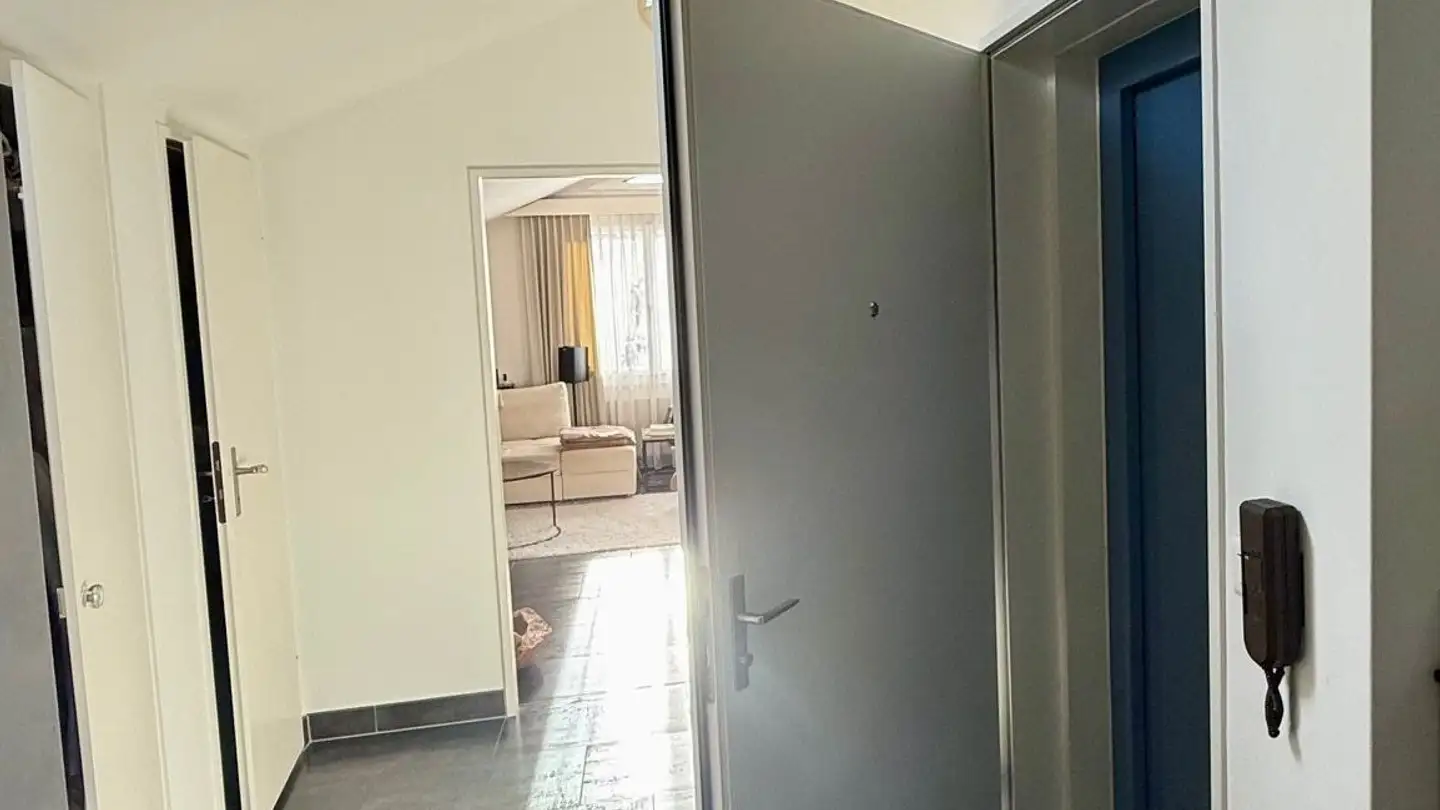 Dachgeschosswohnung kaufen - Auf Der Wacht 16, 4104 Oberwil BL - Foto 2