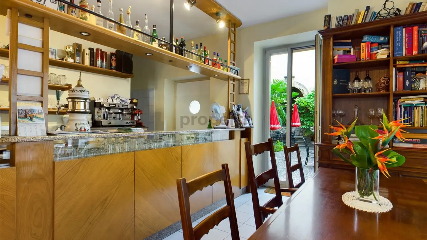 Hotel for sale - 6850 Mendrisio