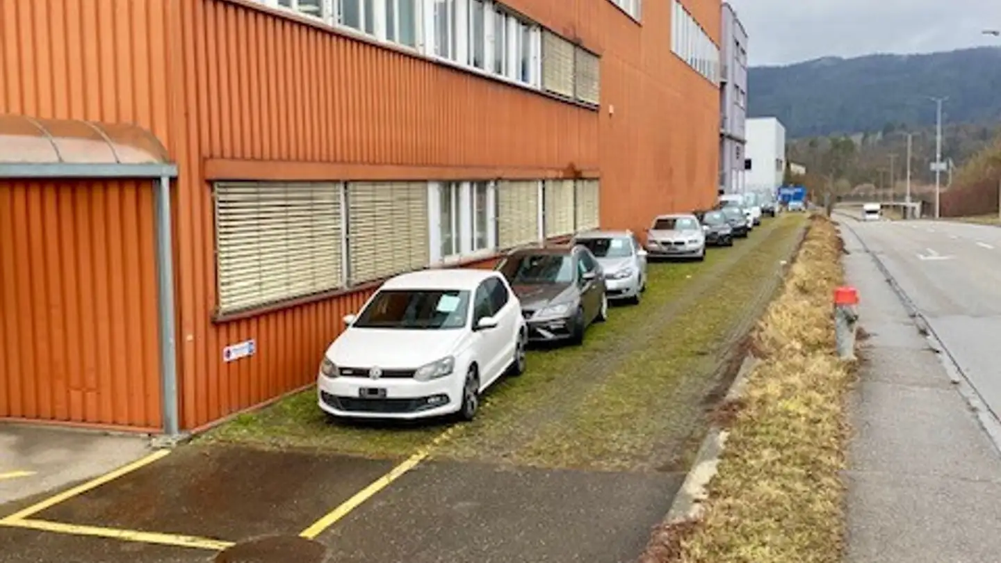 Underground parking space for rent - Lochackerstrasse 6, 8424 Embrach