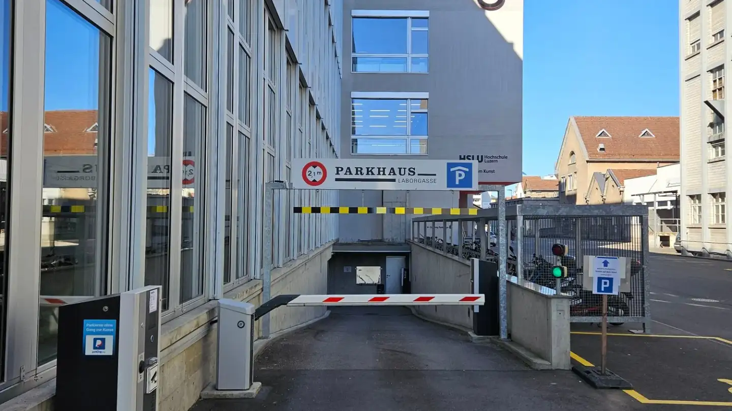 Place de parking souterraine à louer - Fadenstrasse, 6020 Emmenbrücke - Photo 2