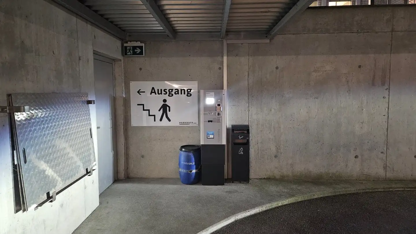 Place de parking souterraine à louer - Fadenstrasse, 6020 Emmenbrücke - Photo 3