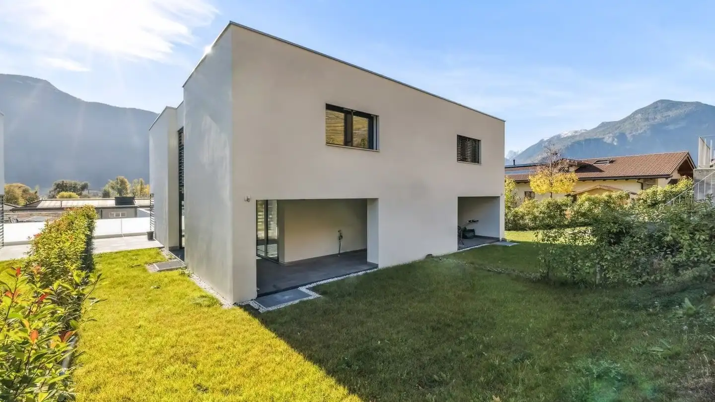 Semi-detached house for sale - 1926 Fully