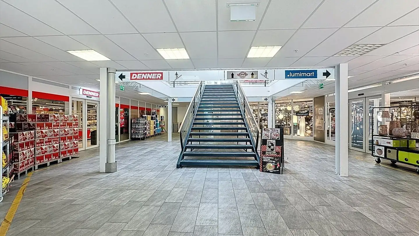 Grand magasin à louer - Route Cantonale 9, 1964 Conthey - Photo 3