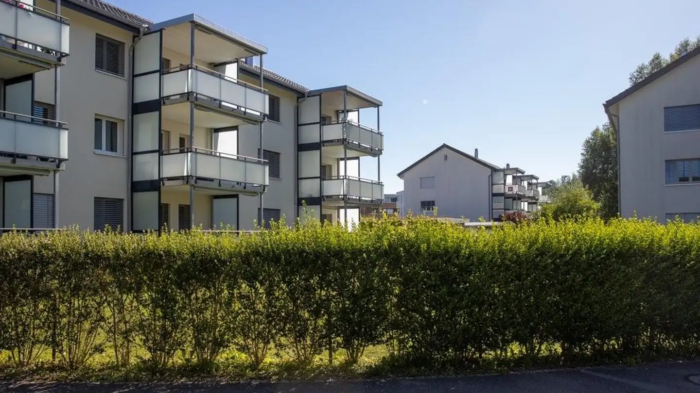 Parkplatz im Freien mieten - Sämisweidstrasse 1, 5035 Unterentfelden