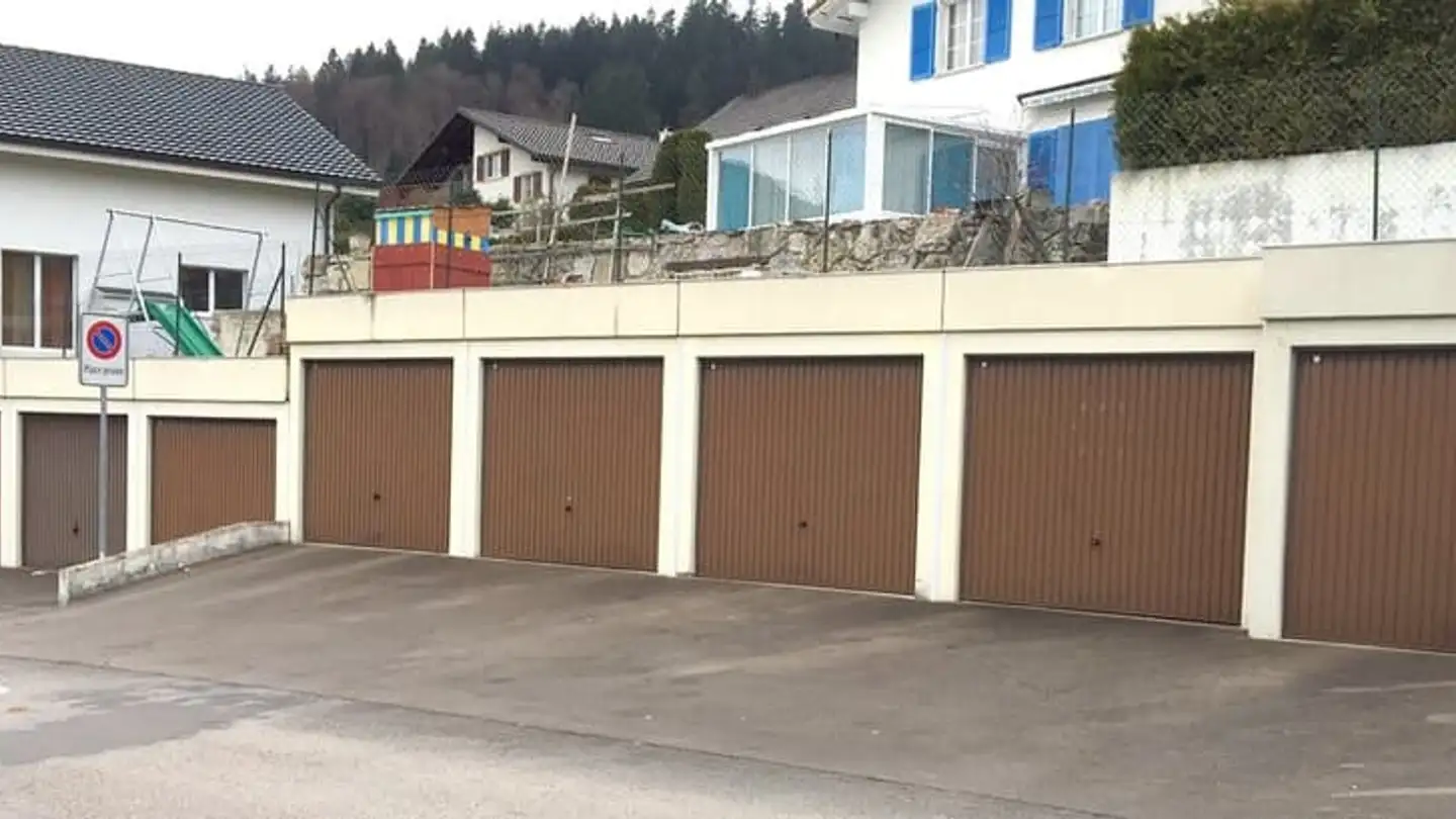 Single garage for rent - 2108 Couvet