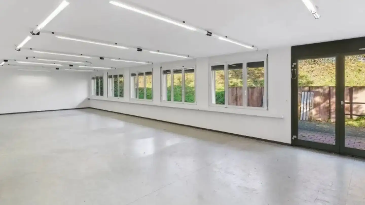 Office space for rent - Im Gassacher 8, 8122 Binz