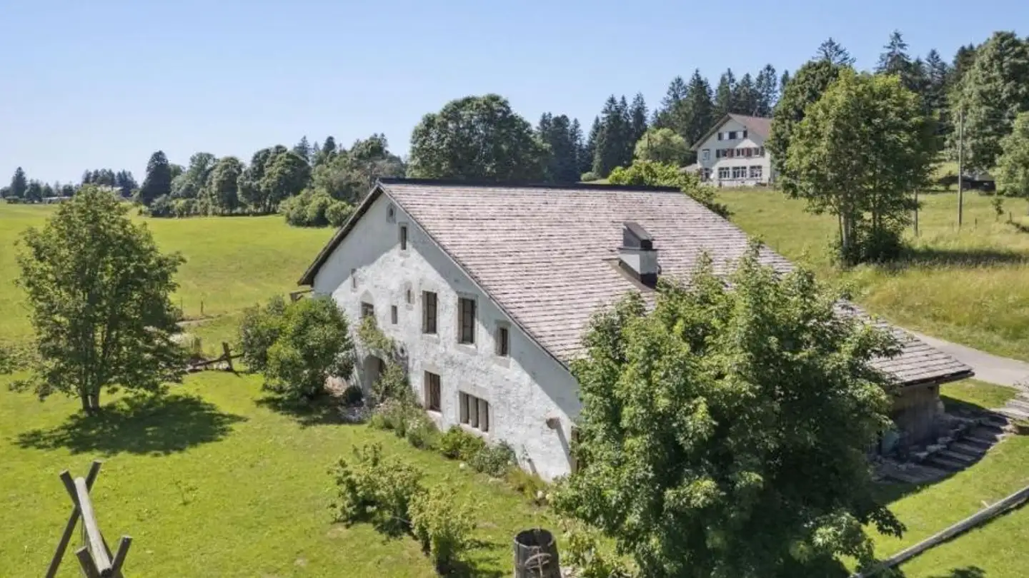 Farm for sale - 2615 Sonvilier