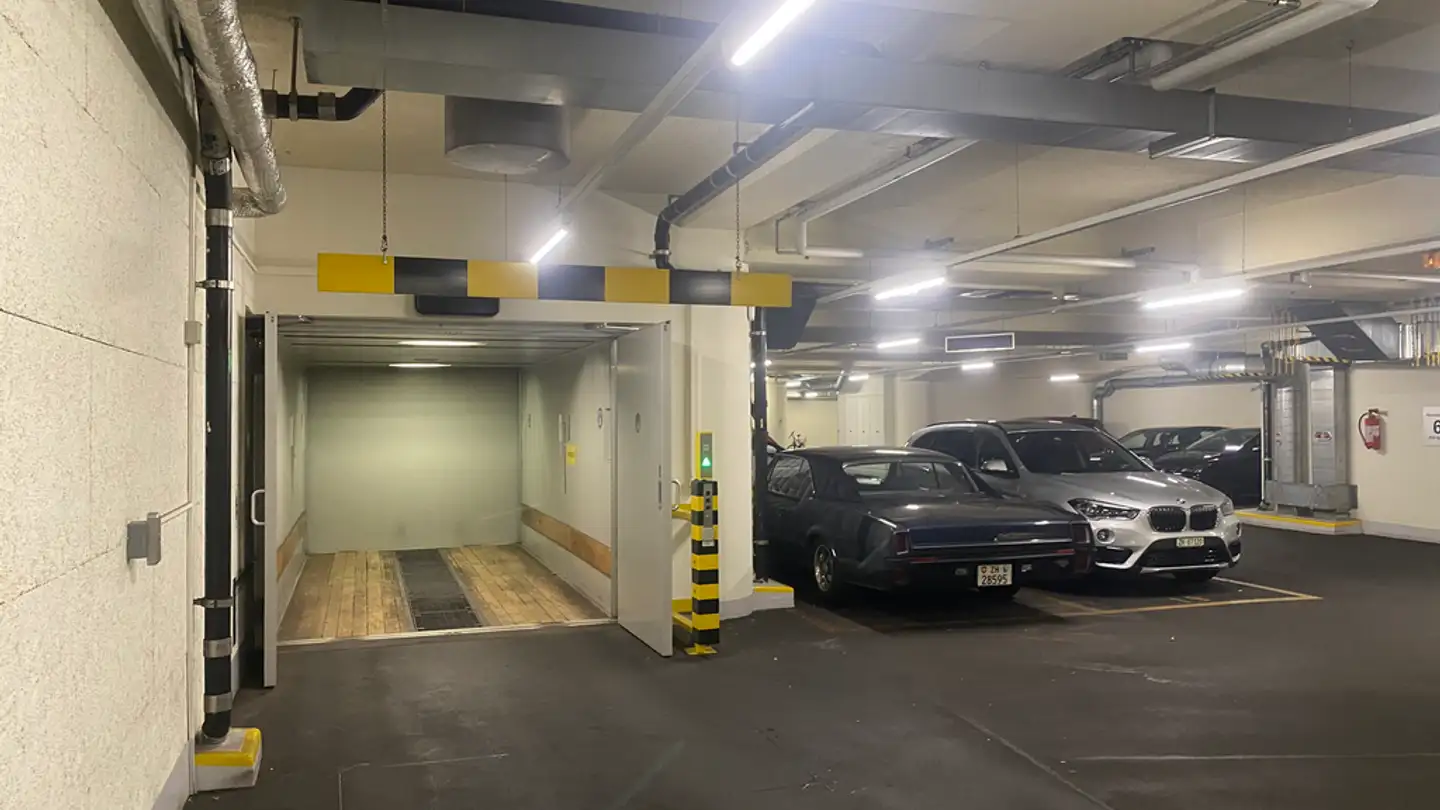 Place de parking souterraine à louer - Stampfenbachstrasse 12, 8001 Zürich - Photo 2