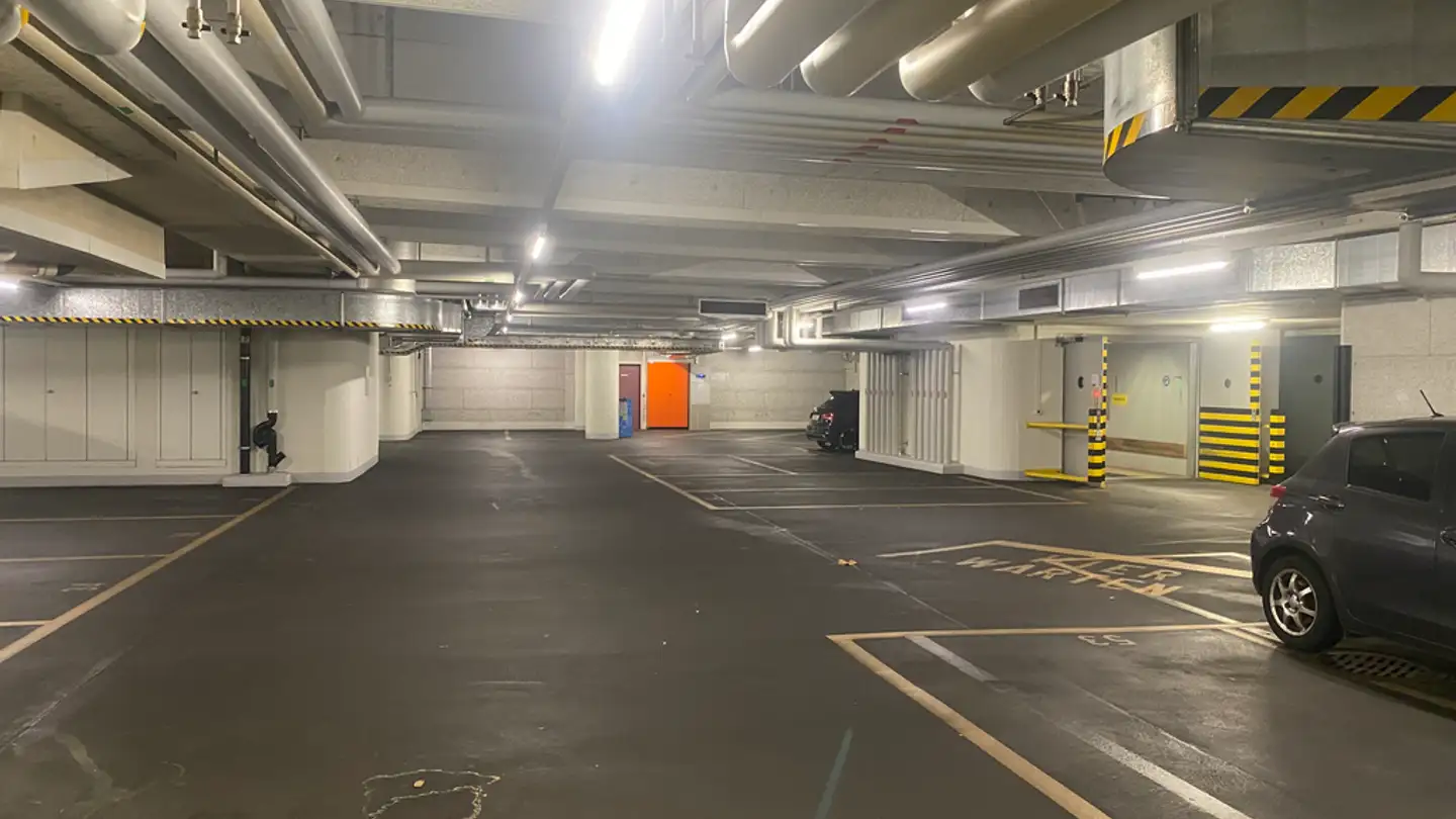 Place de parking souterraine à louer - Stampfenbachstrasse 12, 8001 Zürich - Photo 3
