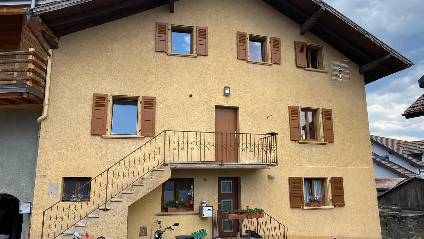 Duplex for sale - 1976 Erde