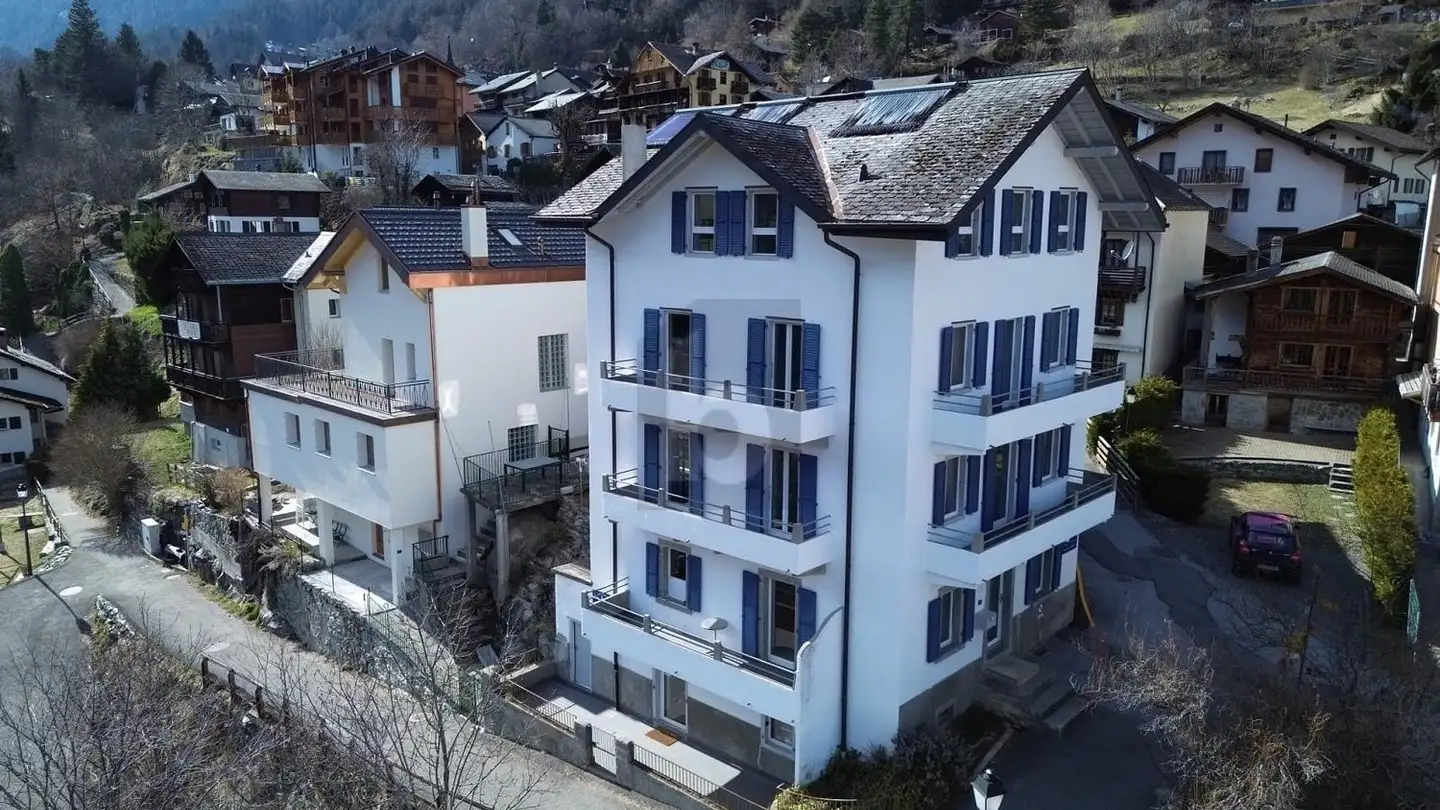 Residential building for sale - 1923 Les Marécottes