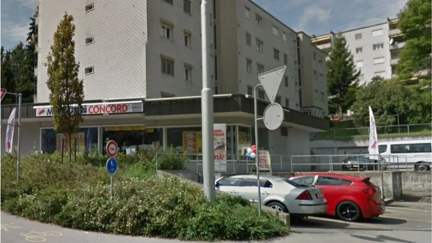 Shop for rent - Charlottenweg 1, 8212 Neuhausen am Rheinfall - Photo 2