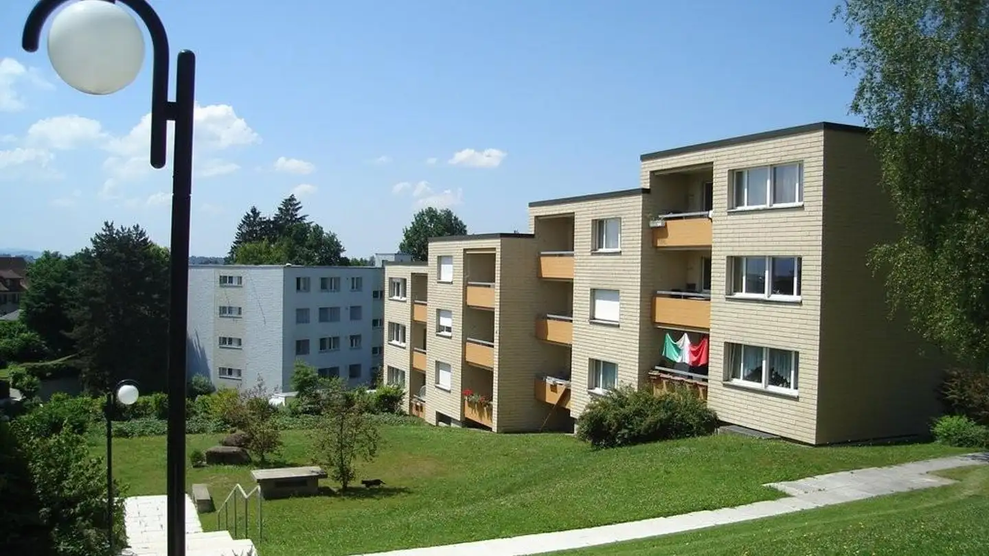 Indoor motorbike parking space for rent - Rainstrasse 1, 8330 Pfäffikon ZH