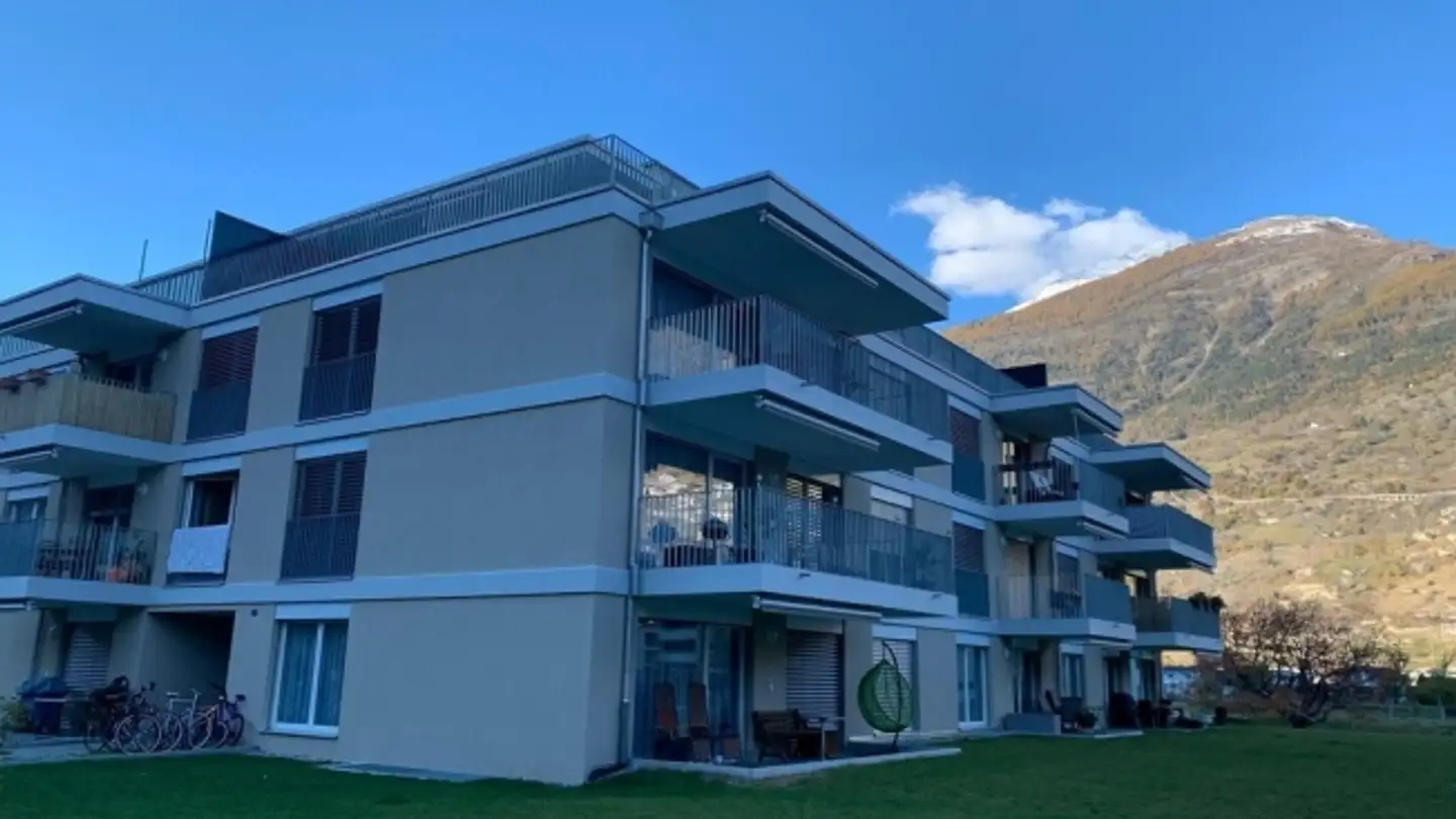 Outdoor parking space for rent - Jasminweg, 3930 Visp