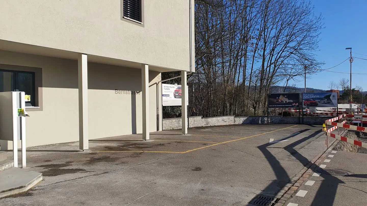 Place de parking extérieure à louer - Bernstrasse 170, 8953 Dietikon - Photo 3