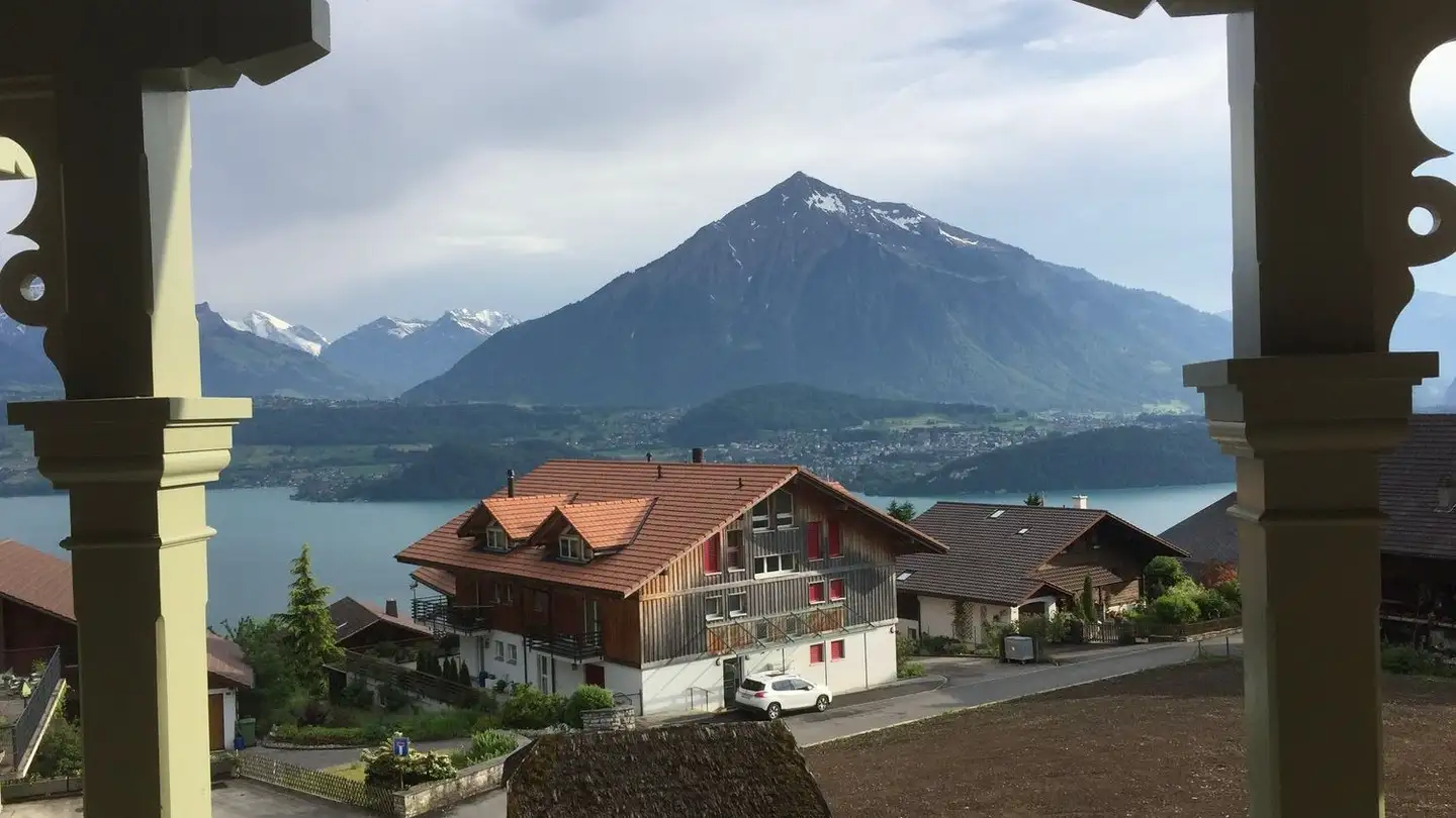 Attique à louer - Dorfstrasse 1, 3655 Sigriswil - Photo 3