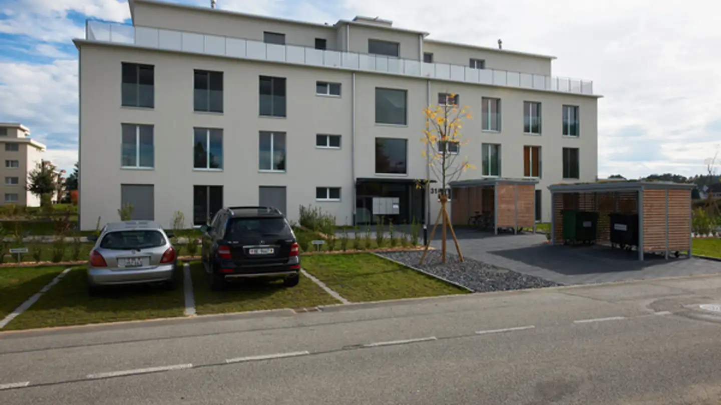 Place de parking extérieure à louer - Bäreggstrasse 29b, 4900 Langenthal