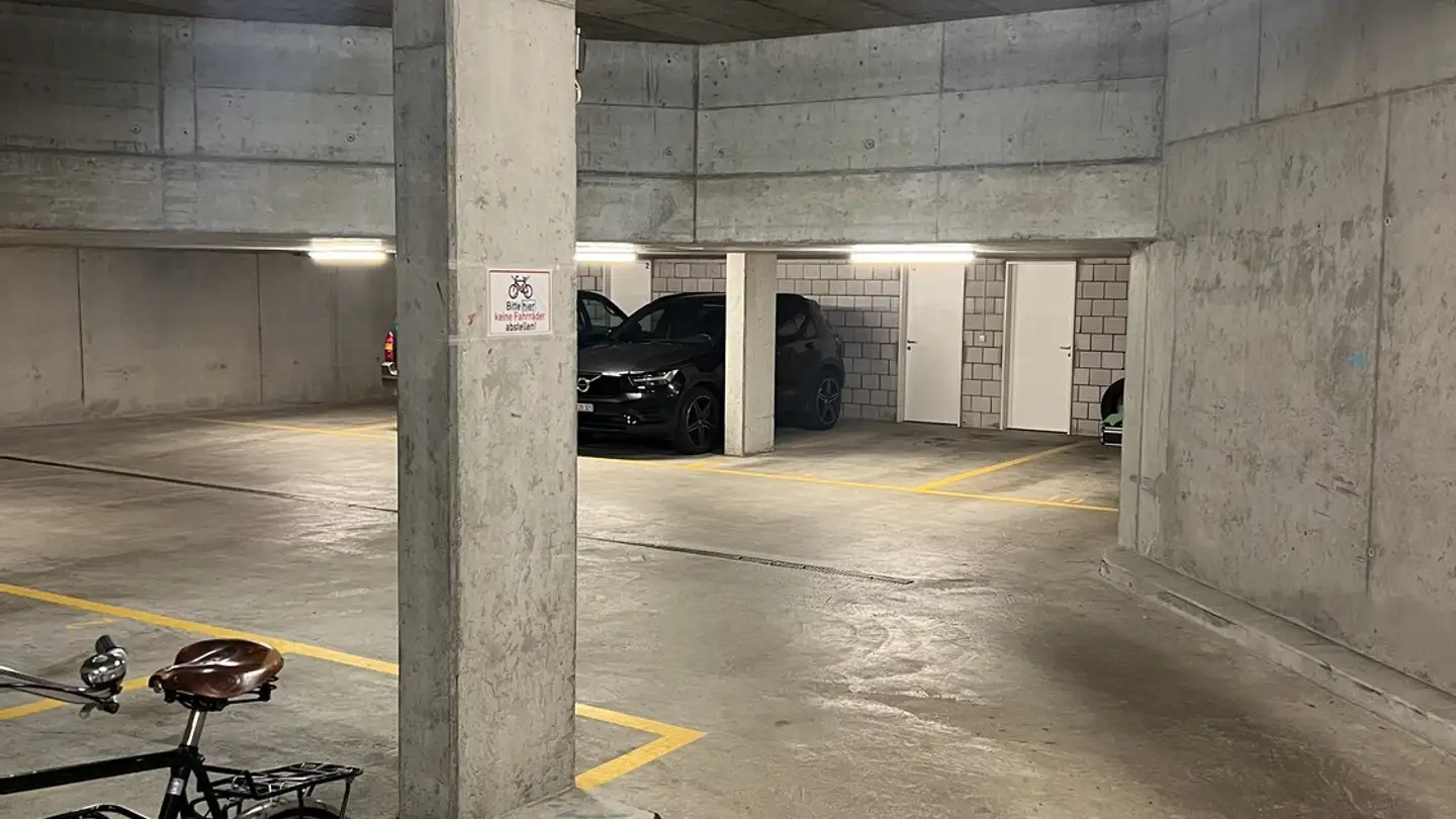 Outdoor parking space for rent - Uetlibergstrasse 99, 8045 Zürich