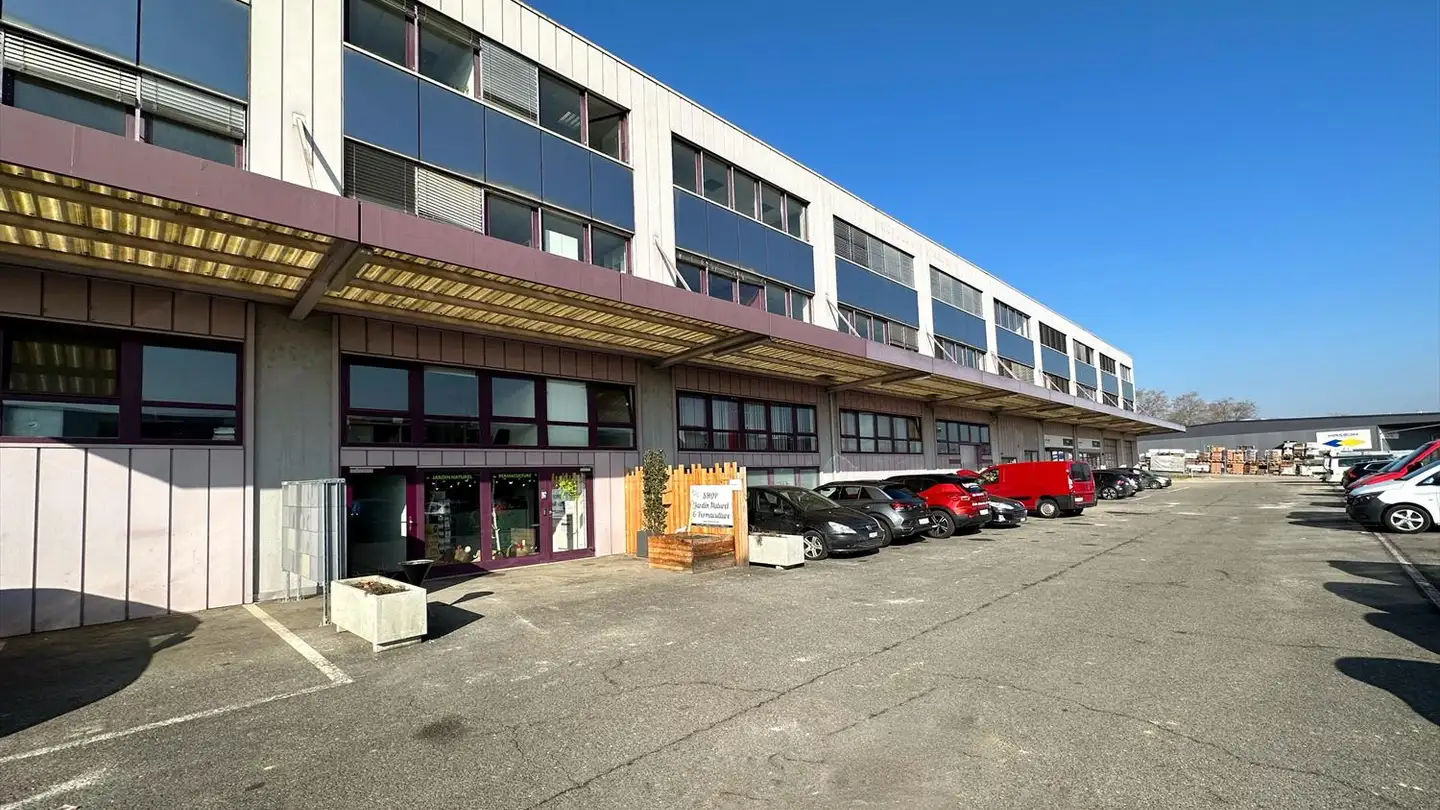 Office space for rent - 1026 Echandens