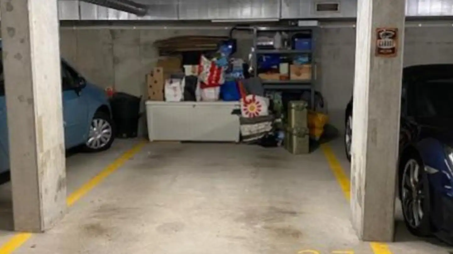 Underground parking space for rent - Chemin De Chantegrive 26, 1260 Nyon