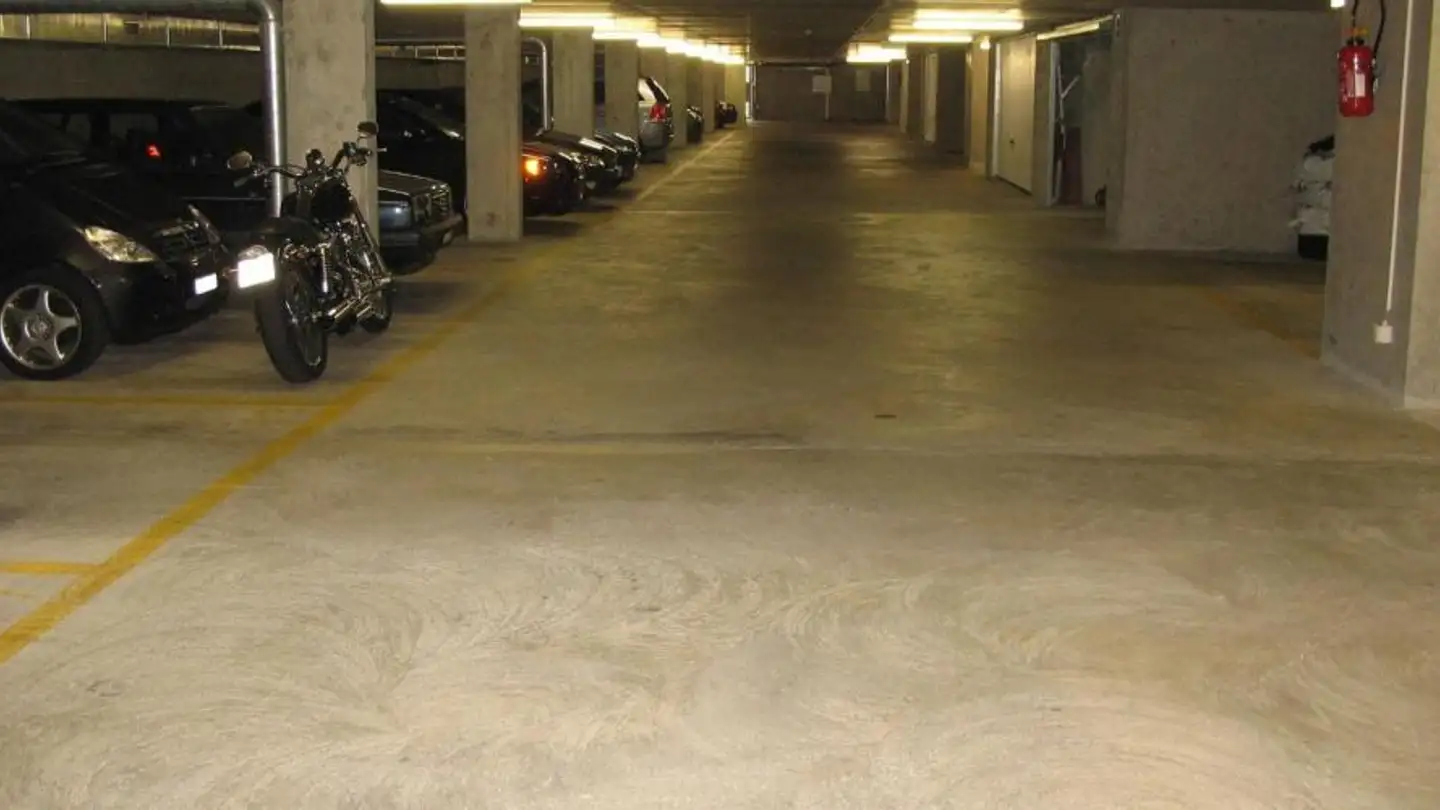 Underground parking space for rent - Chemin De Chantegrive 26, 1260 Nyon - Photo 2
