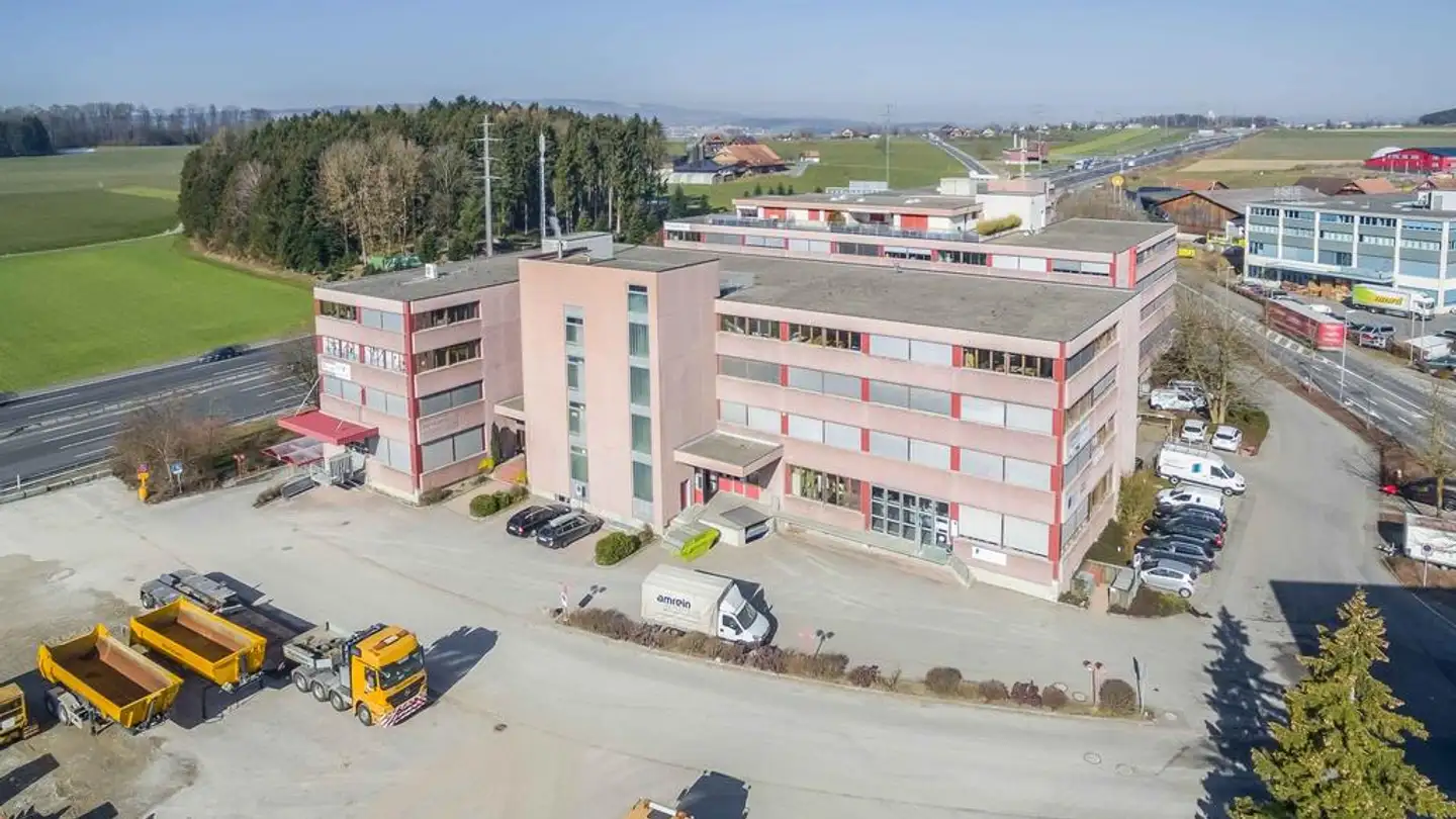 Office space for rent - Bösch 104, 6331 Hünenberg