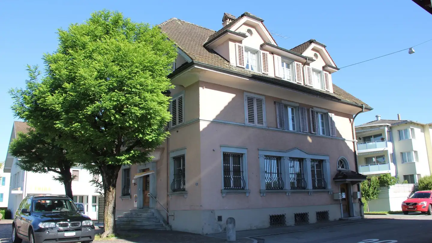 Outdoor parking space for rent - Bahnhofstrasse 11, 6203 Sempach Station