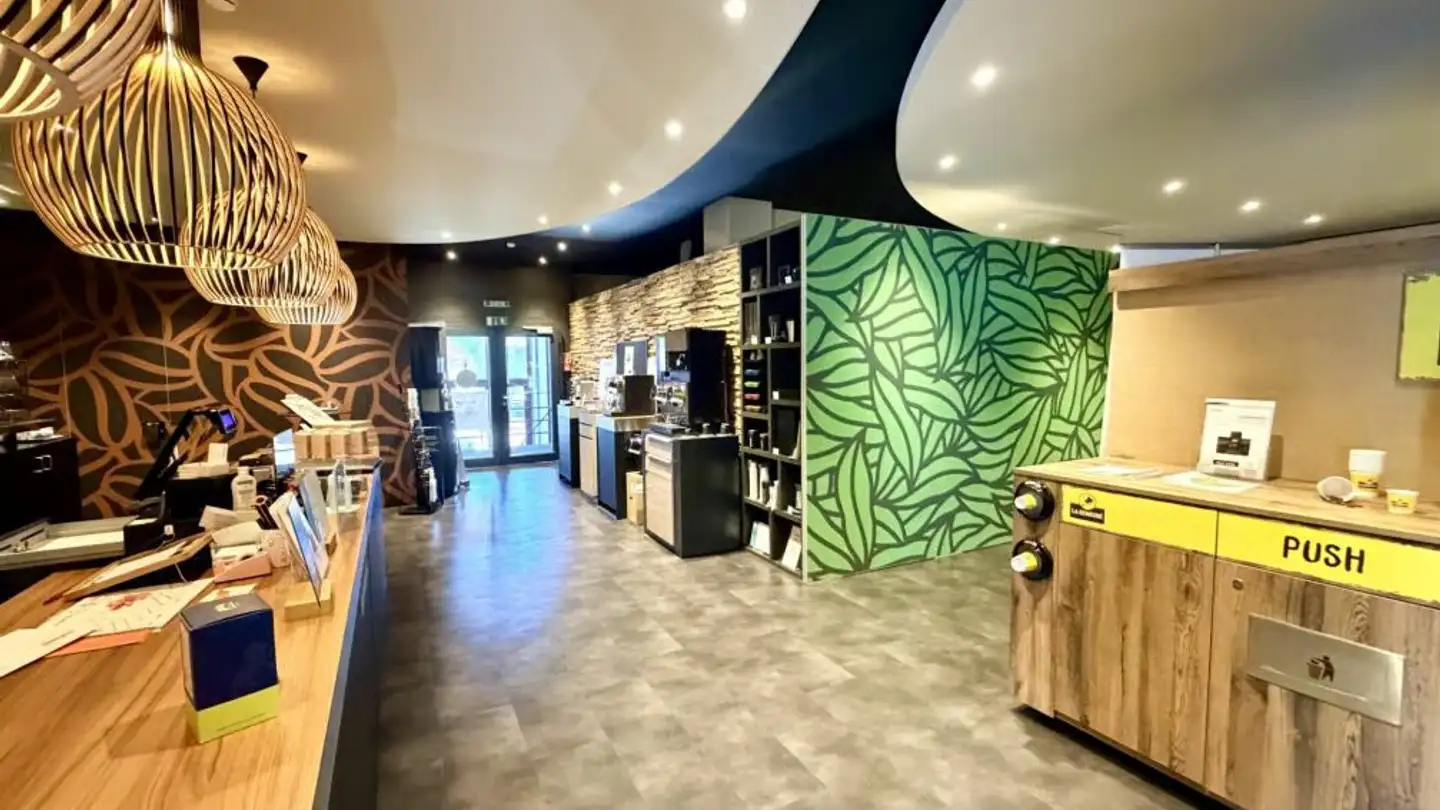 Commercial à louer - Avenue Des Pâquiers 22, 2072 St-Blaise