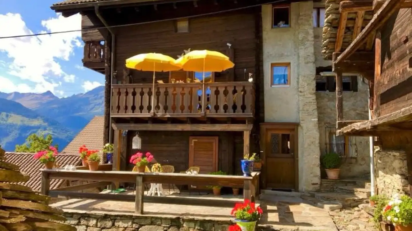 Edificio residenziale in vendita - 6749 Sobrio - Photo 2