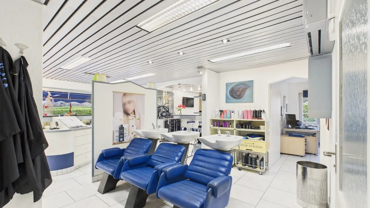 Commercial for rent - 8610 Uster - Photo 2