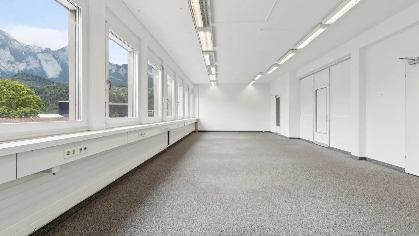 Spazio ufficio in affitto - Via Innovativa 1, 7013 Domat/Ems - Foto 4