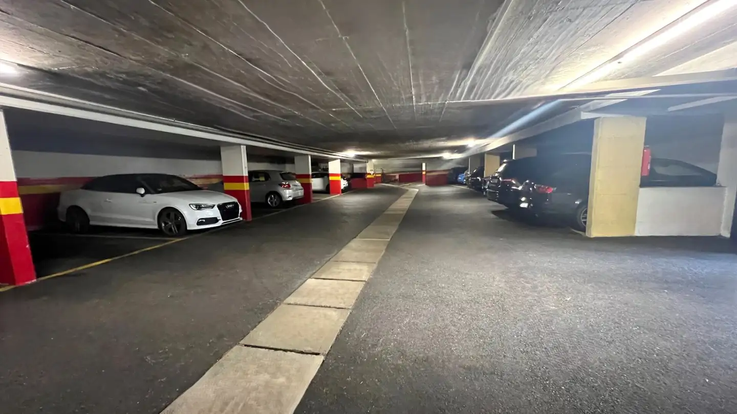 Place de parking souterraine à louer - Seestrasse 87, 6052 Hergiswil NW - Photo 4
