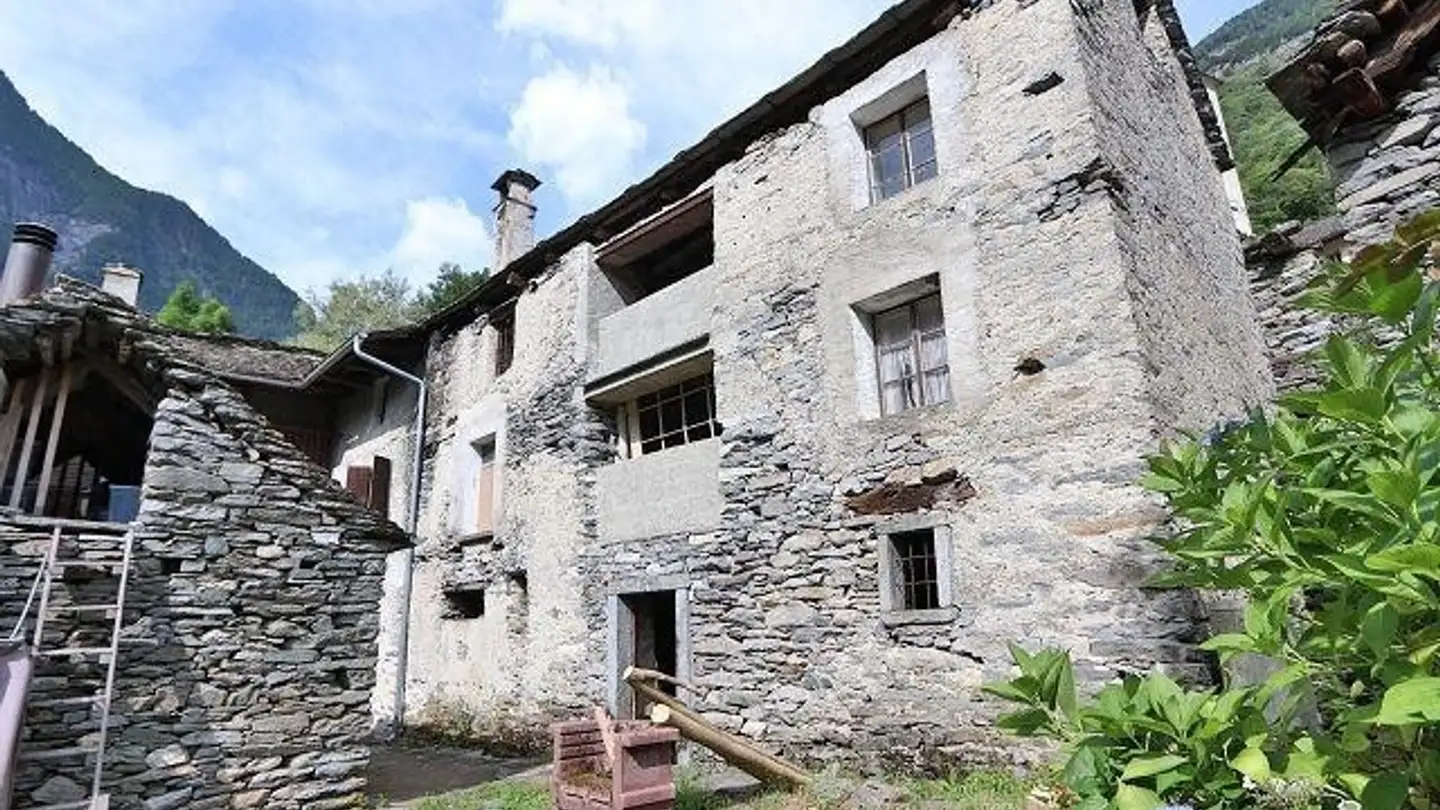 Residential building for sale - 6682 Linescio - Photo 3