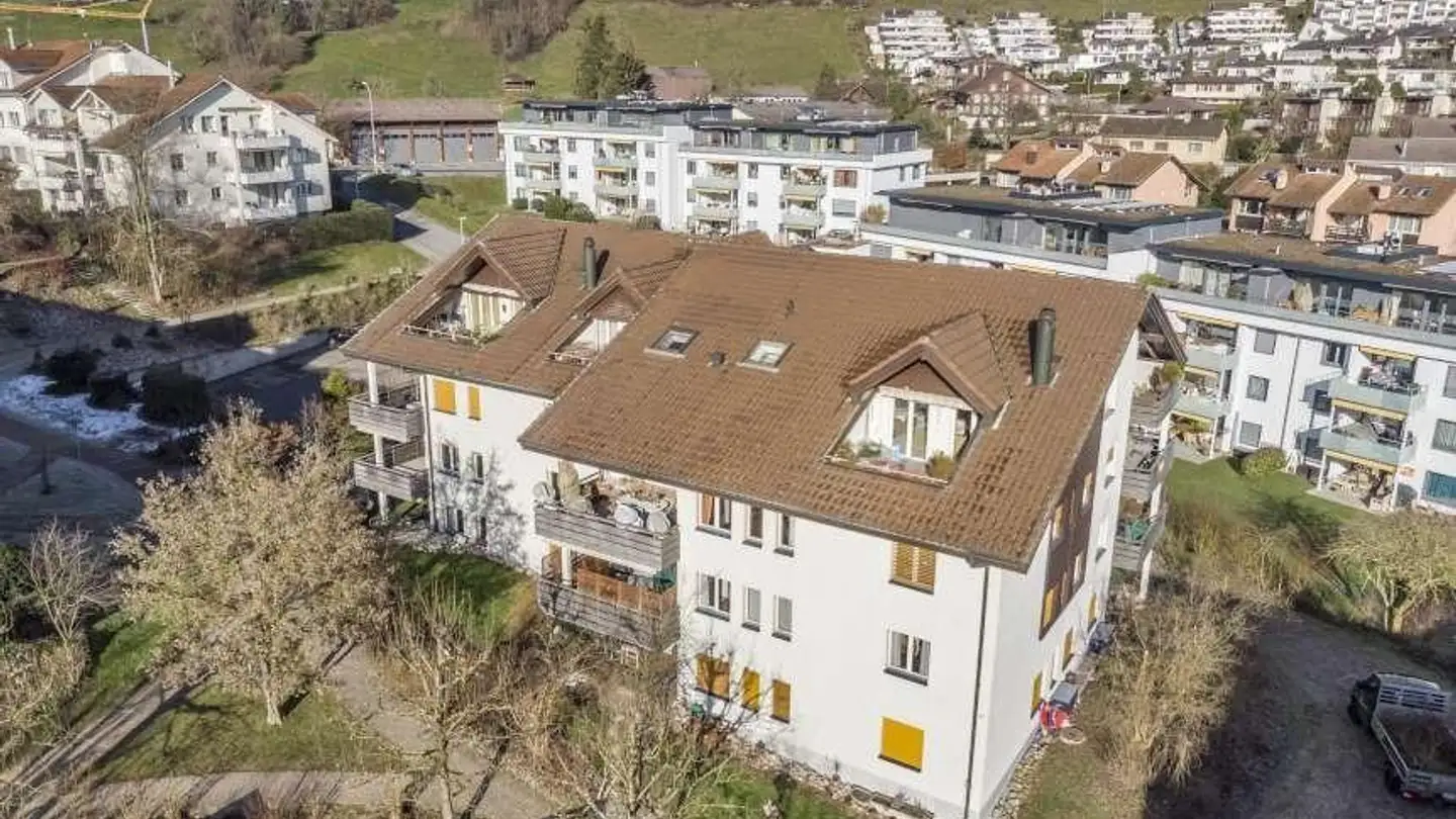 Tiefgaragenstellplatz mieten - Widspüel 1, 6043 Adligenswil