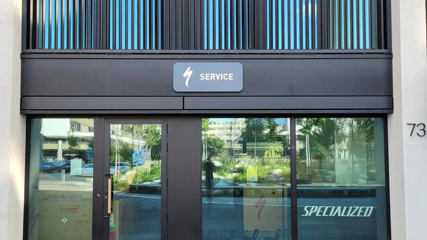 Commerciale in affitto - Baslerstrasse 73, 8048 Zürich