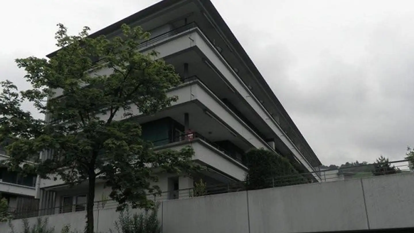 Tiefgaragenstellplatz mieten - Zentralstrasse 46, 6036 Dierikon