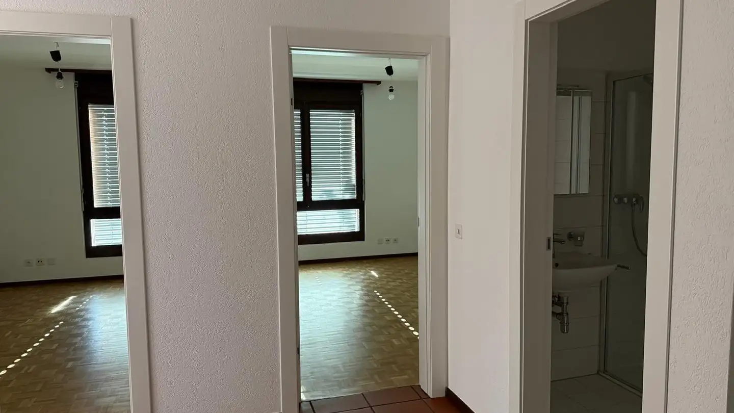 Appartamento in affitto - Villaggio Del Sole 7, 6988 Ponte Tresa - Foto 2