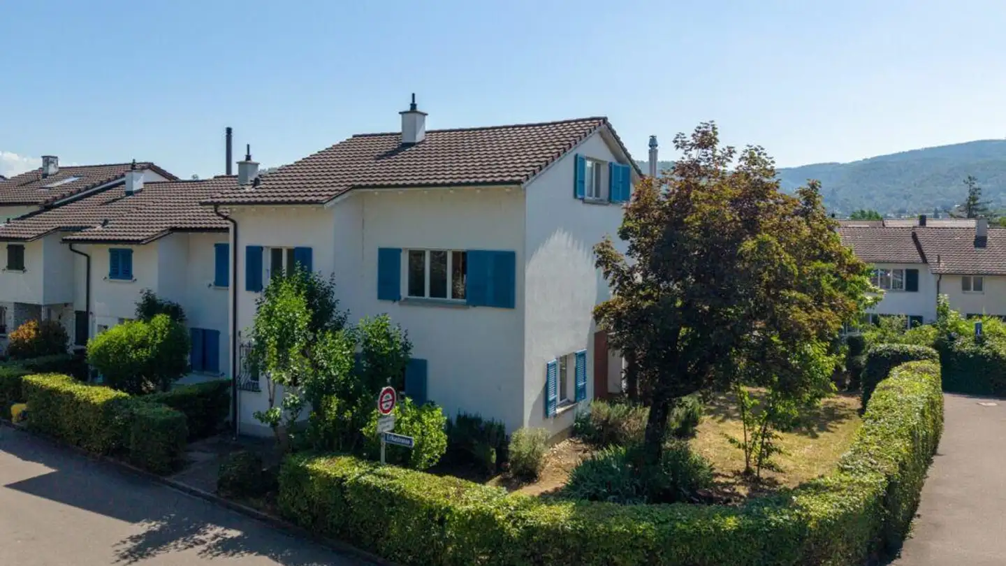 Single house for sale - Erikastrasse 2, 4153 Reinach BL