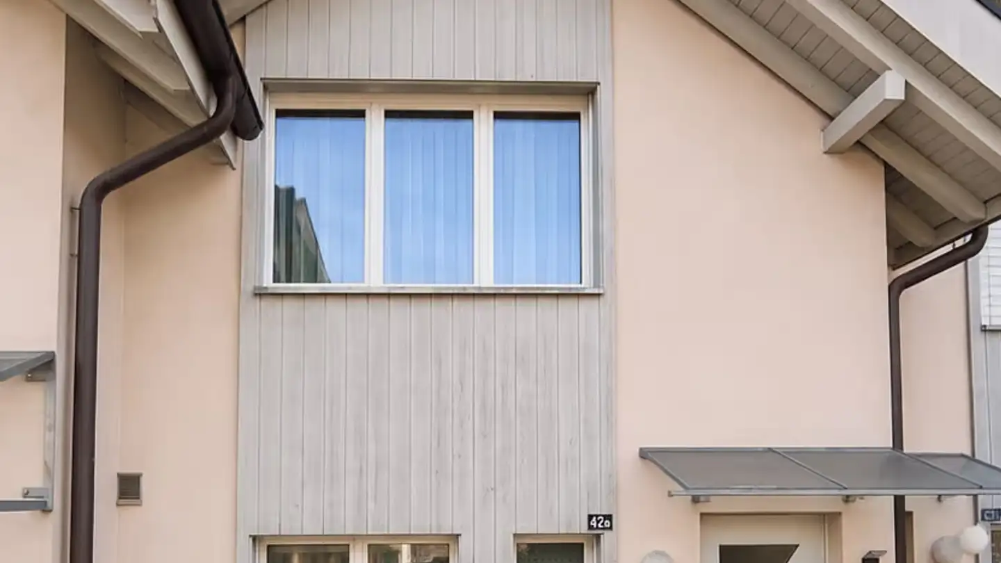 Row house for sale - 3800 Unterseen