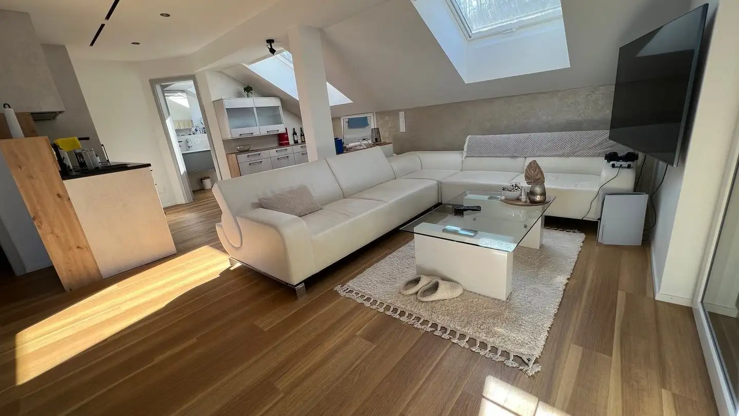 Studio for rent - Kantonsstrasse 33a, 8807 Freienbach