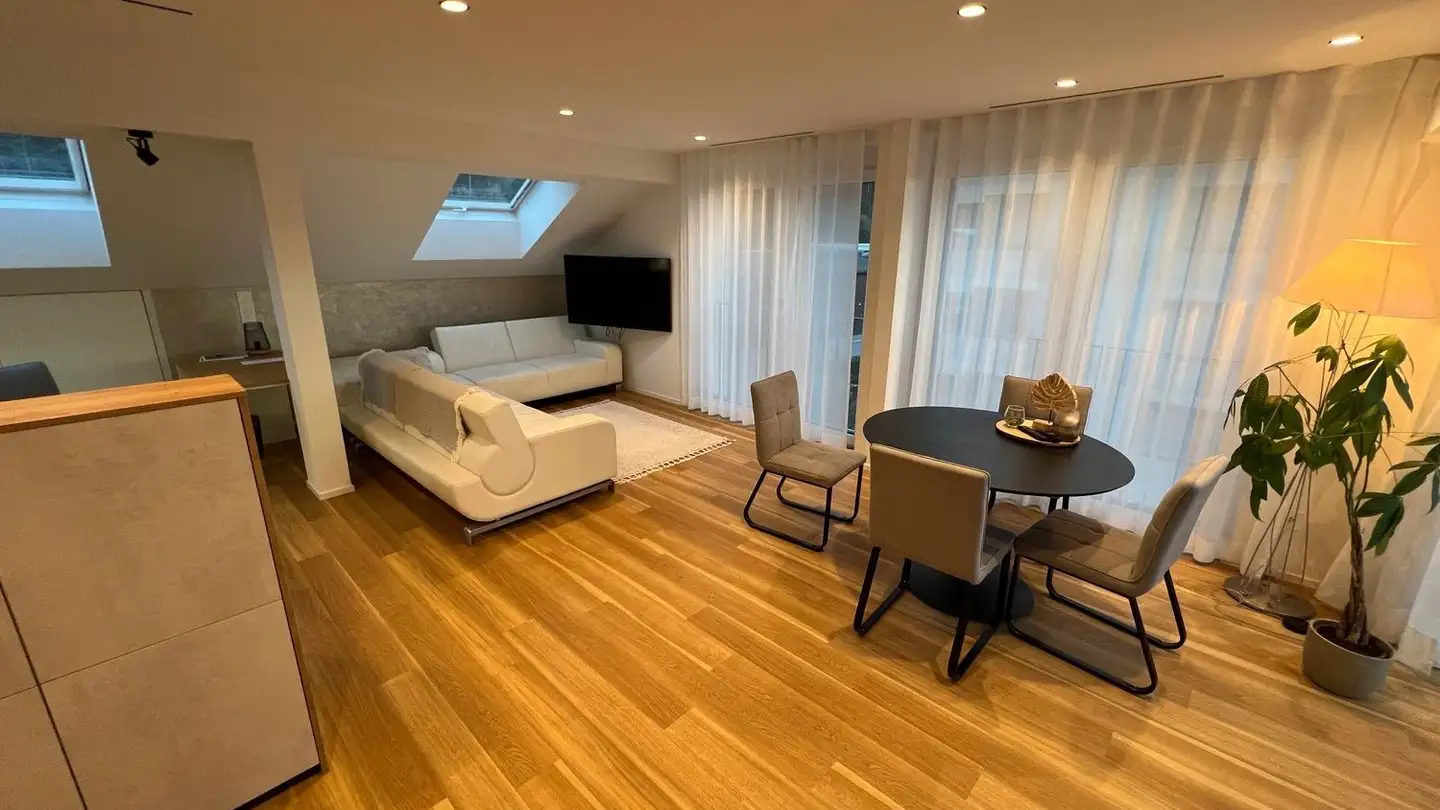 Studio for rent - Kantonsstrasse 33a, 8807 Freienbach - Photo 2