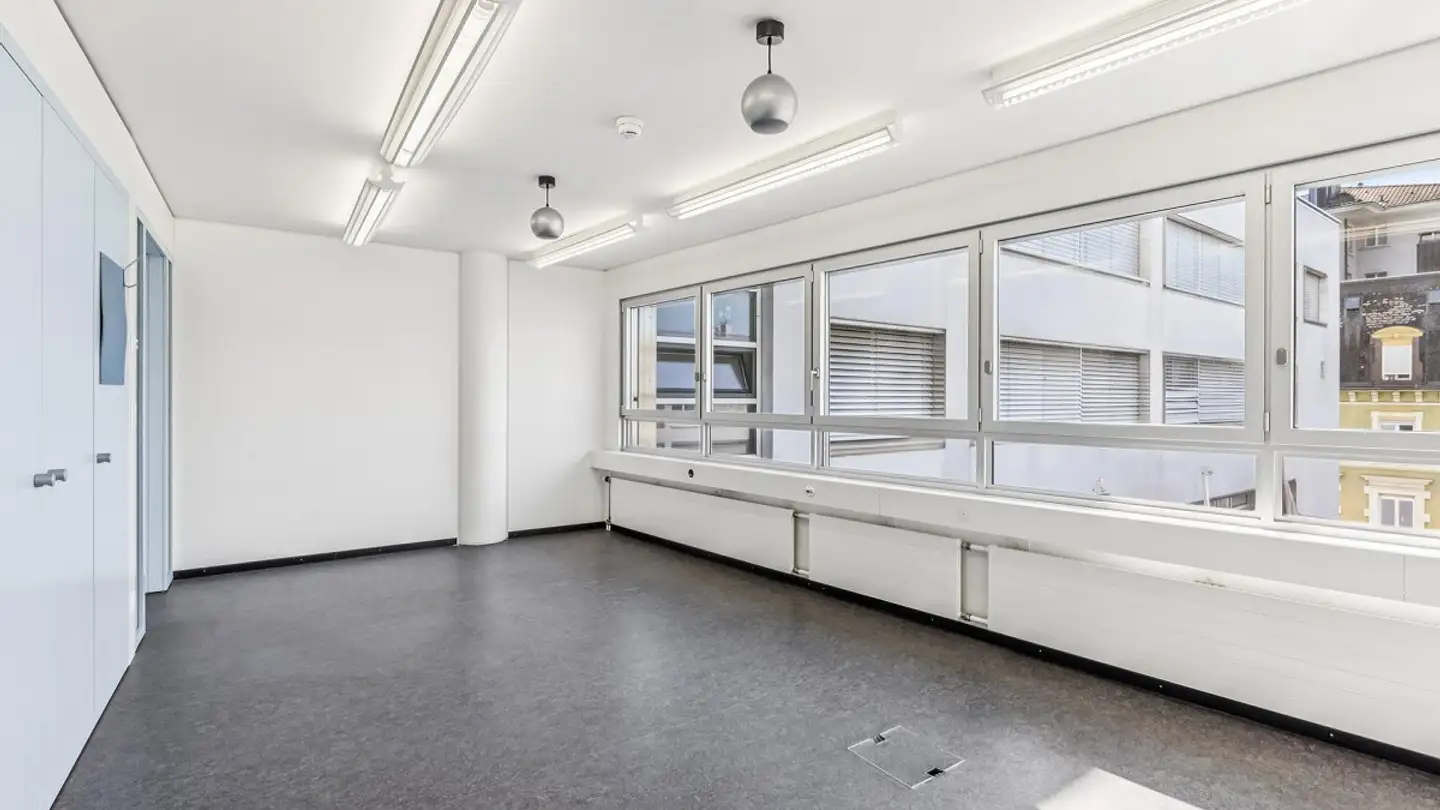 Office space for rent - Rue Du Canal / Kanalgasse 36, 2502 Biel/Bienne - Photo 2