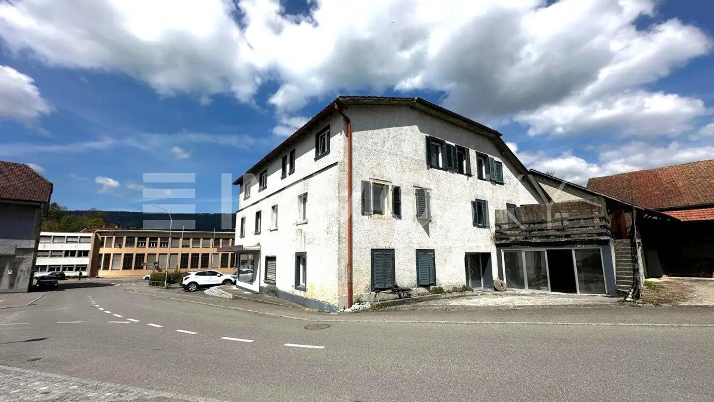Mixed-use building for sale - 2732 Reconvilier - Photo 3