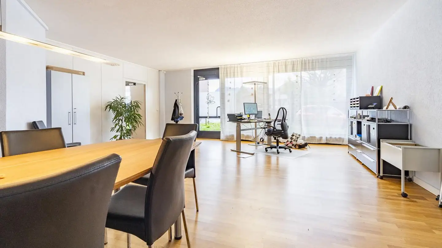 Bureau à louer - Alpenstrasse 23, 3653 Oberhofen am Thunersee - Photo 2