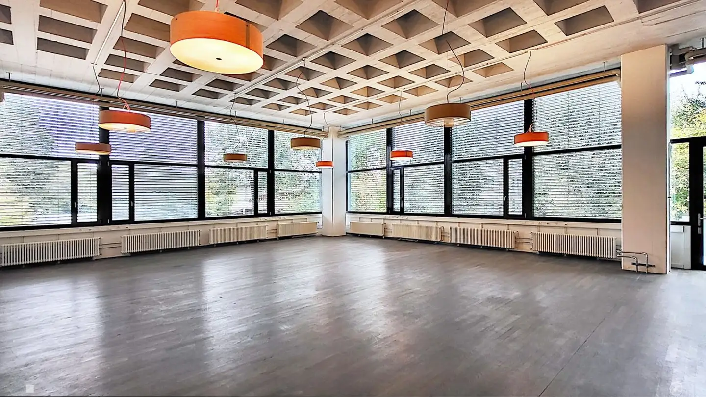 Commercial à louer - Chemin Du Coin / Eckweg 8, 2504 Biel/Bienne