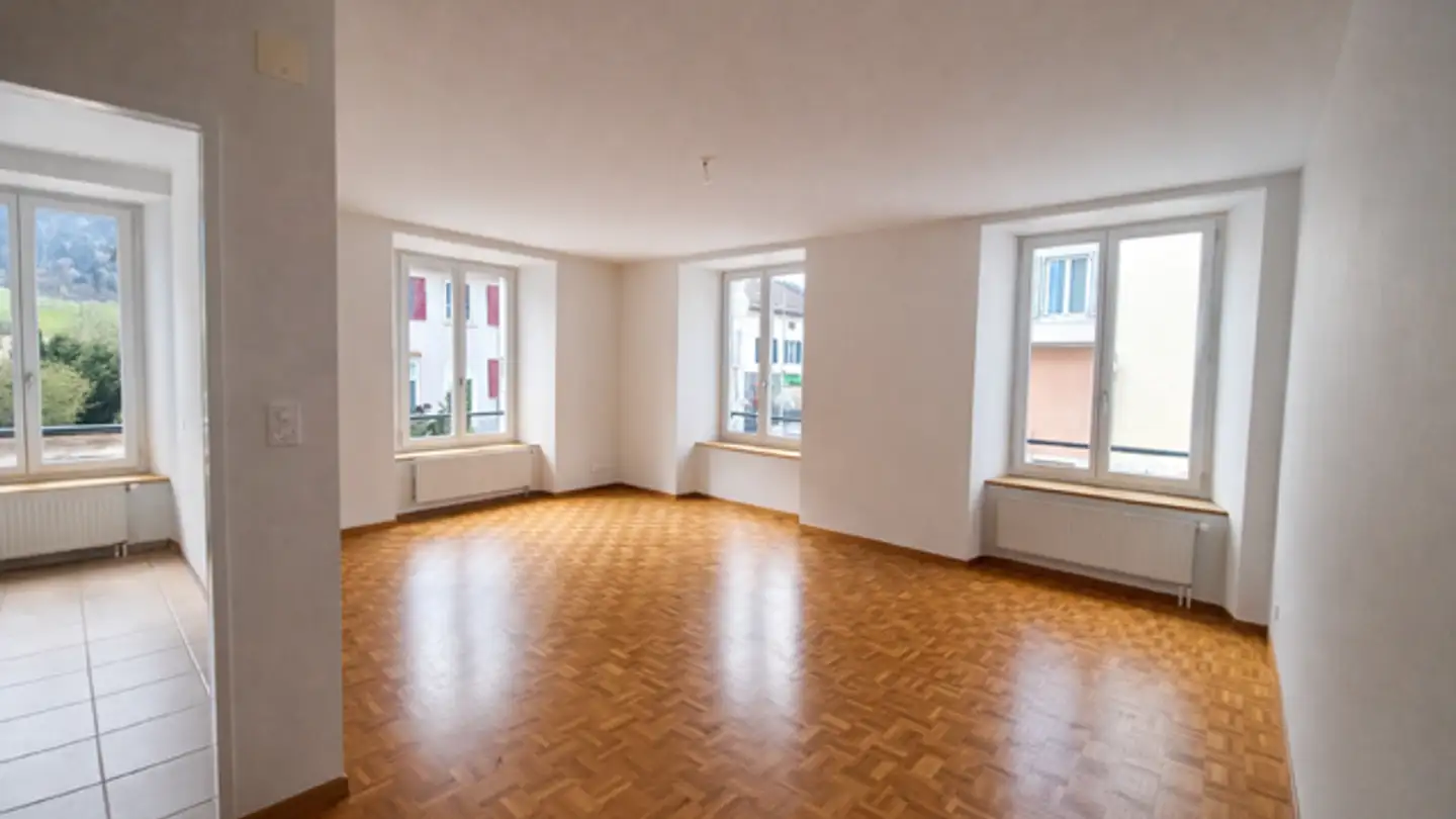 Appartement à louer - 2105 Travers - Photo 4